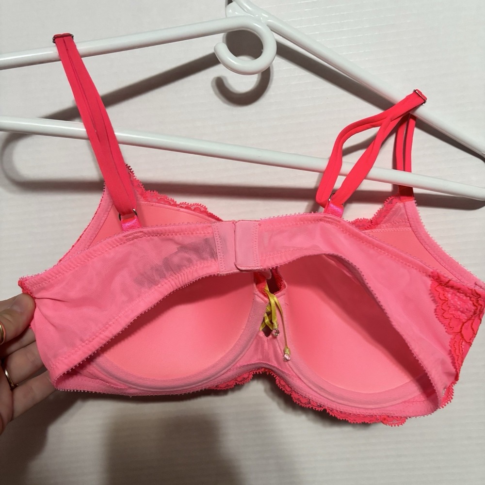 Victoria's Secret Plunge Lacy Push Up Bra 36C  Hot Pink Padded Underwire - Picture 4 of 8